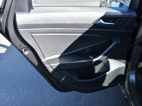 Used 2024 Volkswagen Jetta SE image 31