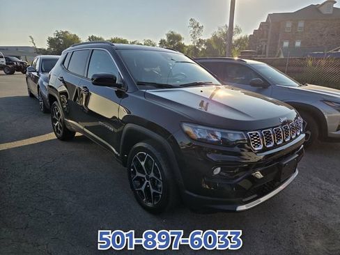 Used 2025 Jeep Compass Limited AWD/4WD image 2