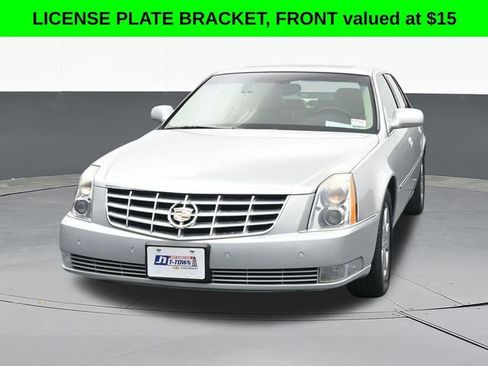 Used 2010 Cadillac DTS Luxury image 2