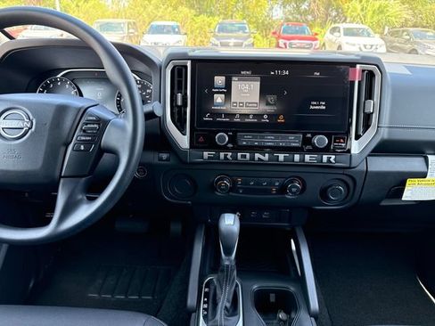 Certified 2025 Nissan Frontier SV RWD image 19
