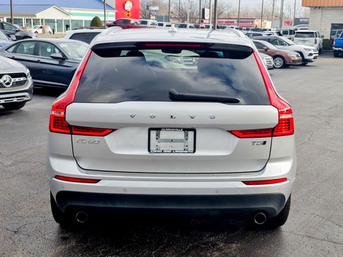Used 2021 Volvo XC60 T5 Momentum w/ Premium Package image 17