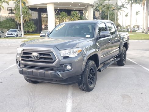 Used 2022 Toyota Tacoma SR5 w/ Technology Package image 7