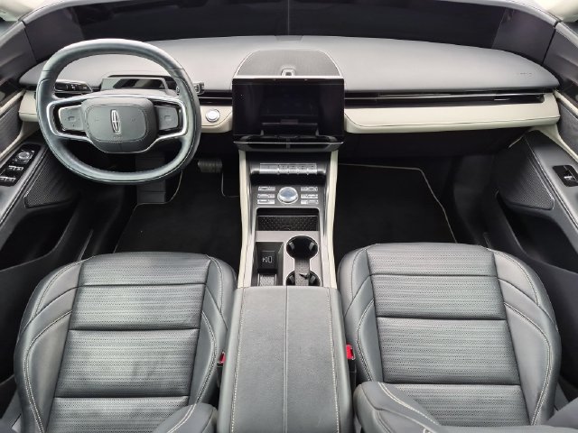 Used 2024 Lincoln Nautilus Reserve AWD/4WD image 13