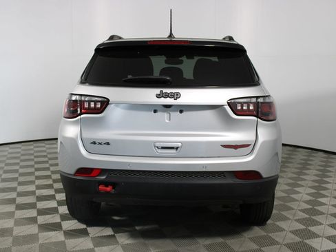 Used 2025 Jeep Compass Trailhawk AWD/4WD image 29