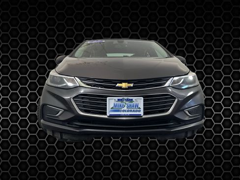 Used 2017 Chevrolet Cruze Premier image 2