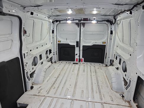 Used 2018 Ford Transit 150 130 Low Roof RWD image 13