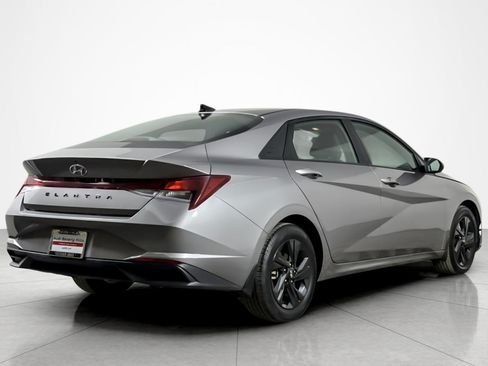 Used 2023 Hyundai Elantra SEL FWD image 5