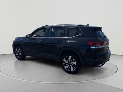 Used 2025 Volkswagen Atlas SE FWD image 3