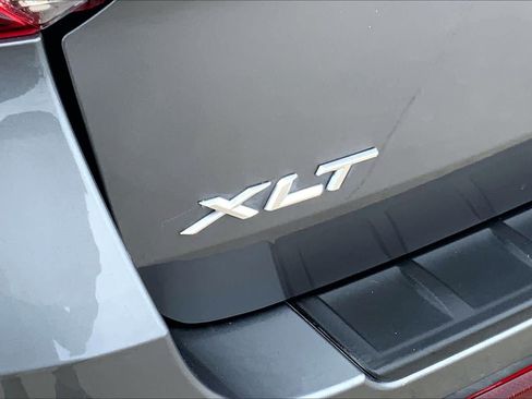 Used 2023 Ford Explorer XLT RWD image 10