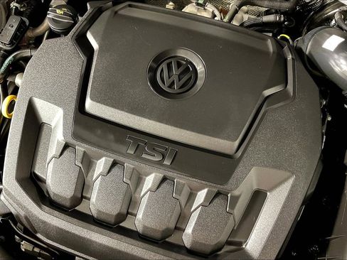 Used 2023 Volkswagen Tiguan SE image 42