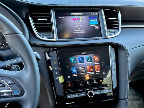 New 2025 INFINITI QX50 Pure image 15