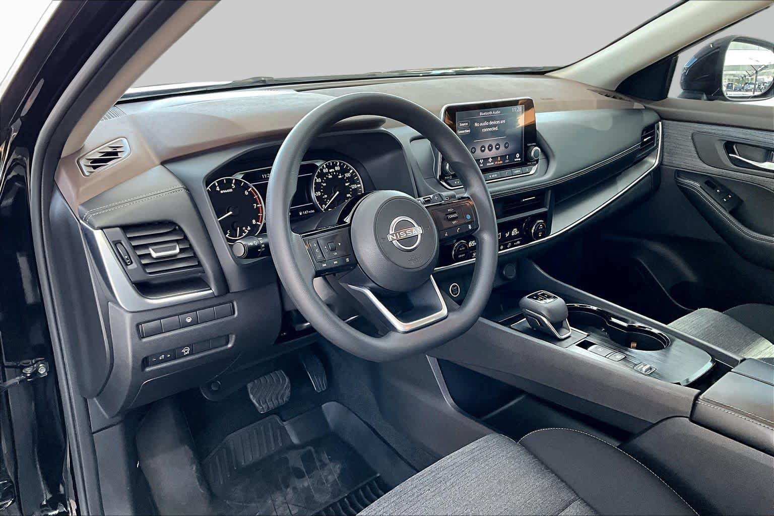 Used 2023 Nissan Rogue SV FWD image 18
