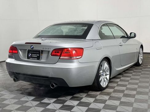 Used 2010 BMW 335i Convertible image 10
