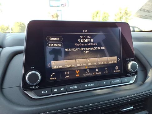 Certified 2025 Nissan Rogue SV FWD image 19