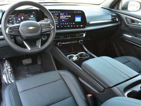 Used 2026 Chevrolet Traverse LT image 23