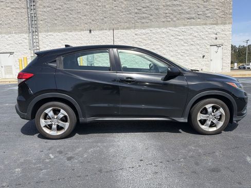 Used 2021 Honda HR-V LX image 6