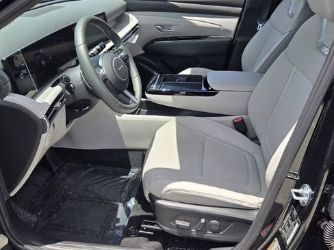 Used 2025 Hyundai Tucson Limited AWD/4WD image 10