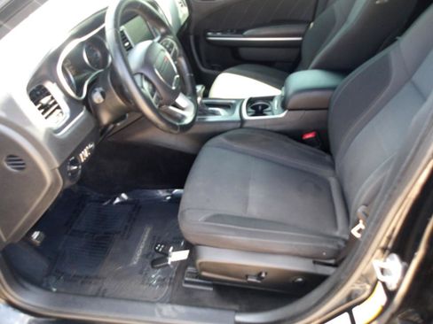 Used 2016 Dodge Charger SXT RWD image 19