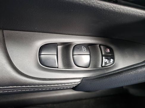 Used 2022 Nissan Rogue Sport SV AWD/4WD image 26