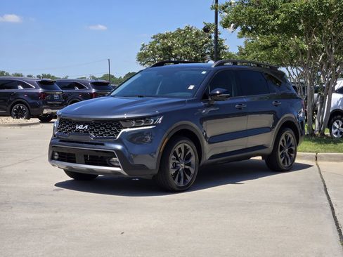 Certified 2022 Kia Sorento SX Prestige AWD/4WD image 2