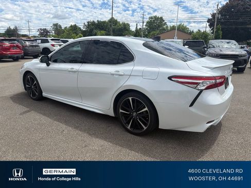 Used 2020 Toyota Camry XSE FWD image 9