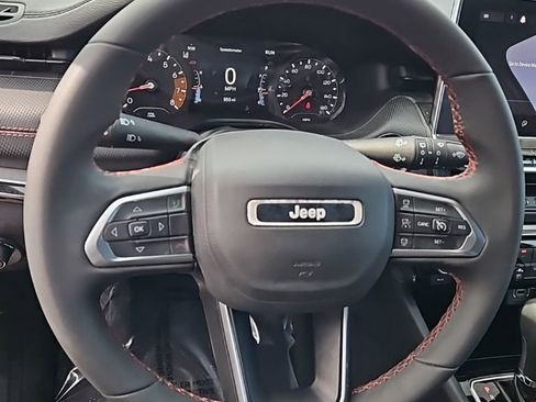 Used 2024 Jeep Compass Trailhawk image 13