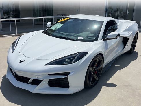 Used 2024 Chevrolet Corvette E-Ray w/ ZER Performance Package AWD/4WD image 1