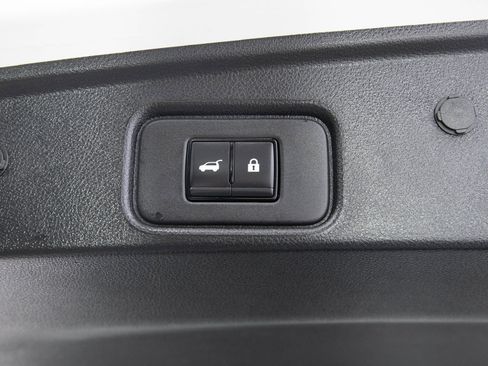 Used 2024 Nissan Pathfinder SL AWD/4WD image 11