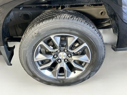 Used 2024 Chevrolet Silverado 1500 LT image 11