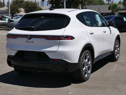 Used 2025 Alfa Romeo Tonale w/ Premium Package AWD/4WD image 3