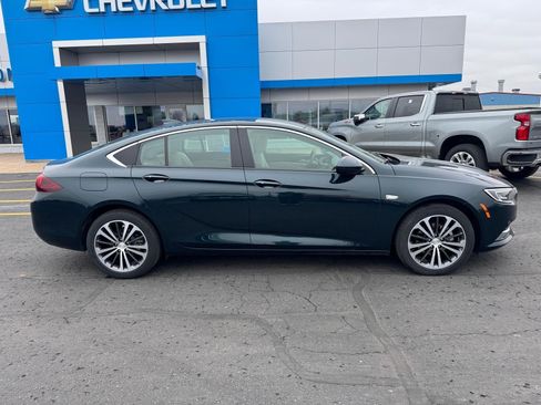 Used 2018 Buick Regal Preferred w/ Driver Confidence Package #1 image 2