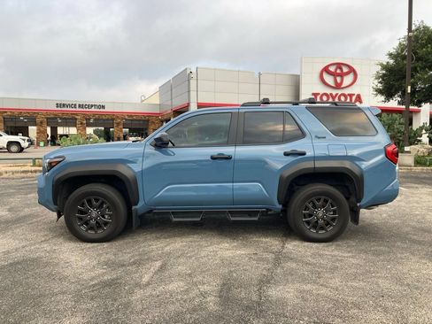 Used 2025 Toyota 4Runner SR5 RWD image 8