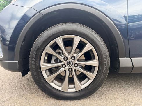 Used 2018 Toyota RAV4 Limited w/ Advanced Technology Package AWD/4WD image 31