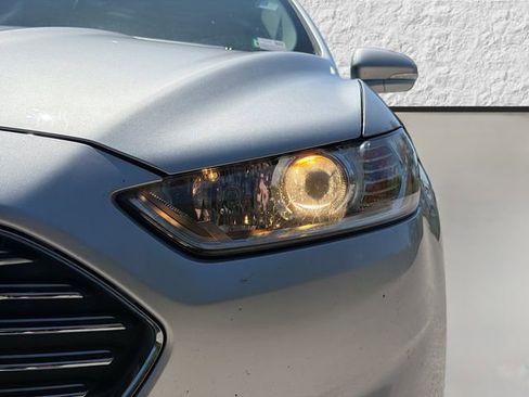 Used 2014 Ford Fusion Titanium FWD image 9