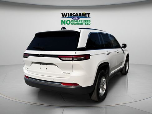 Used 2023 Jeep Grand Cherokee Laredo AWD/4WD image 27