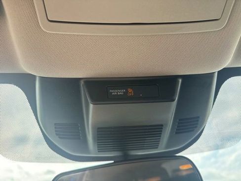 Used 2025 Nissan Rogue SV FWD image 24