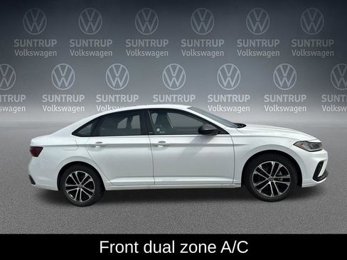 Used 2025 Volkswagen Jetta Sport FWD image 7