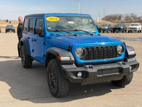 Used 2024 Jeep Wrangler Sport S image 3