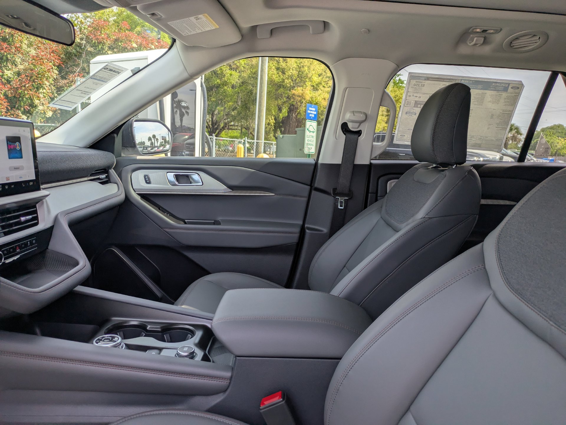 New 2026 Ford Explorer Active w/ Active Comfort Package AWD/4WD image 23
