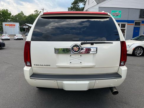 Used 2007 Cadillac Escalade AWD w/ Climate Package image 11