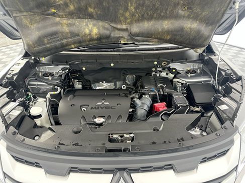 Used 2020 Mitsubishi Outlander Sport ES FWD image 28
