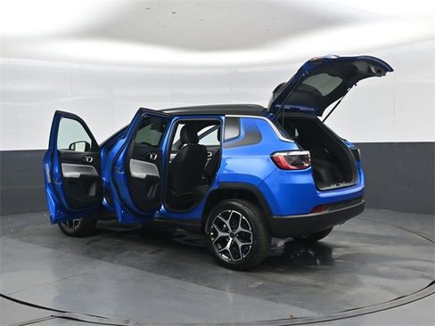 New 2026 Jeep Compass Limited w/ Mopar Graphics Package image 36