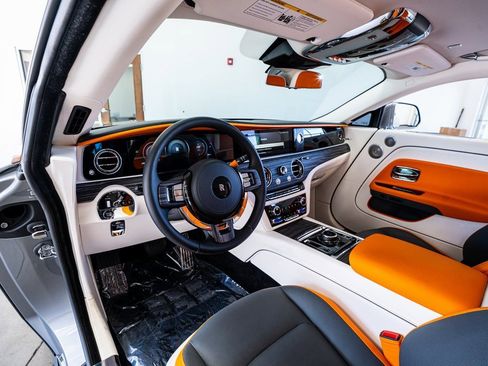 Used 2024 Rolls-Royce Spectre w/ Spectre Launch Package image 38