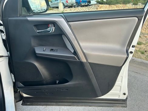 Used 2018 Toyota RAV4 XLE w/ Convenience Package AWD/4WD image 32