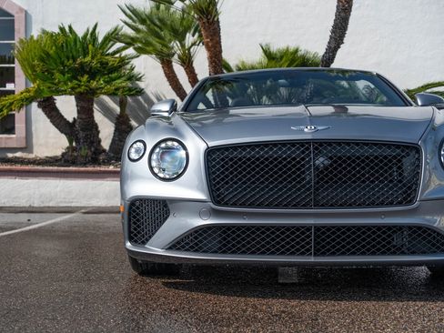 Used 2020 Bentley Continental GT image 30