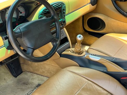 Used 1998 Porsche Boxster RWD image 4