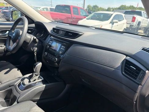 Used 2017 Nissan Rogue S AWD/4WD image 23