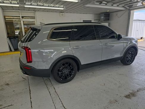 Used 2022 Kia Telluride SX w/ SX Prestige Package AWD/4WD image 6