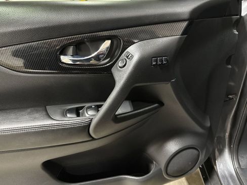 Used 2018 Nissan Rogue SL image 21