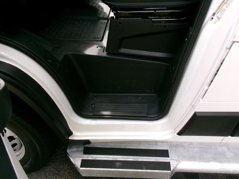 Used 2025 RAM ProMaster 2500 w/ U-Haul Equipment Group FWD image 12
